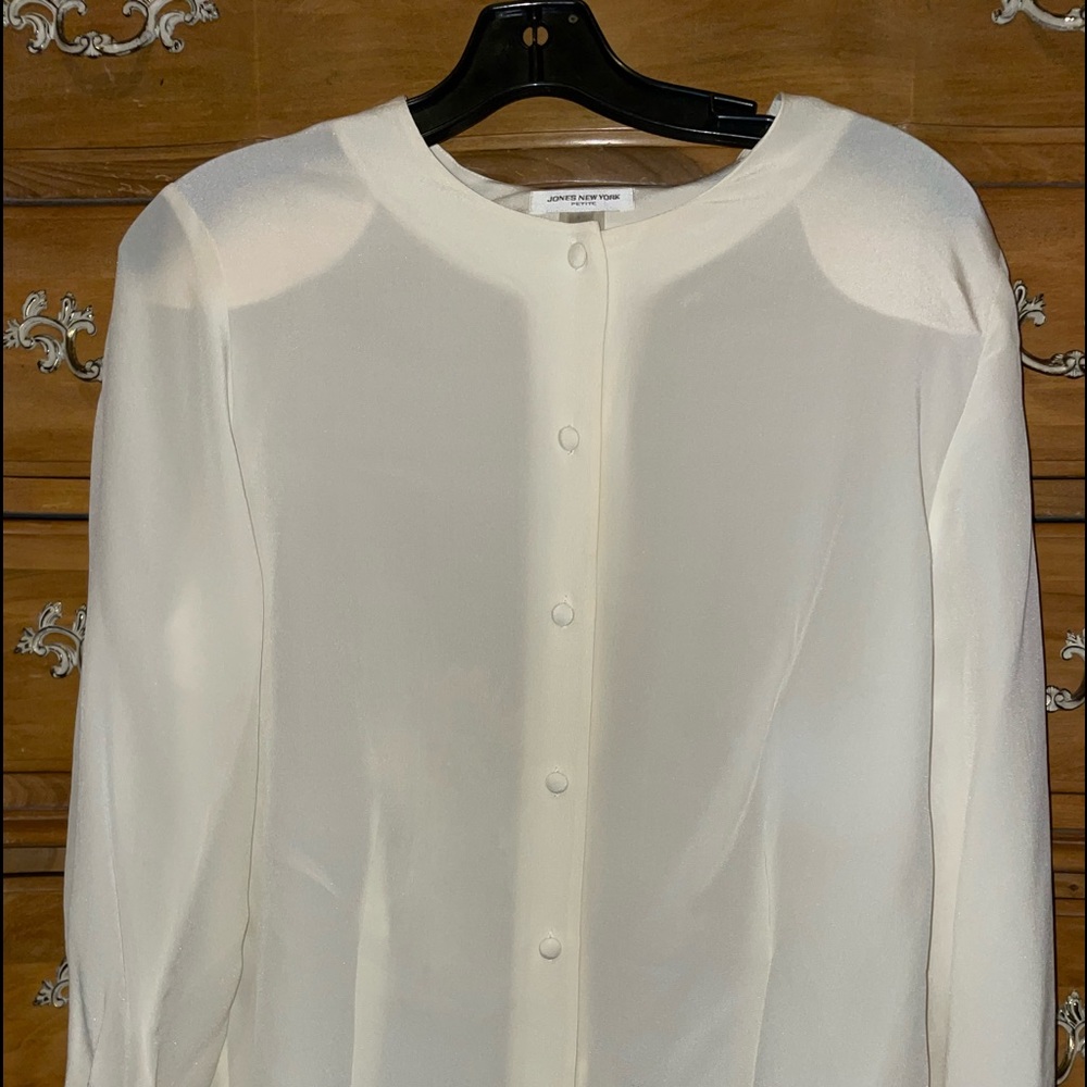 NWT Ivory blouse with flounce sleeves size 12